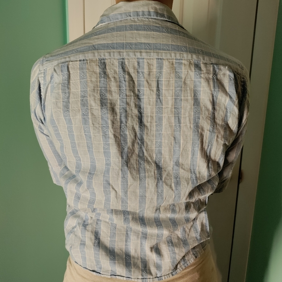 Vintage Women's Button Up - Picture 5 of 5